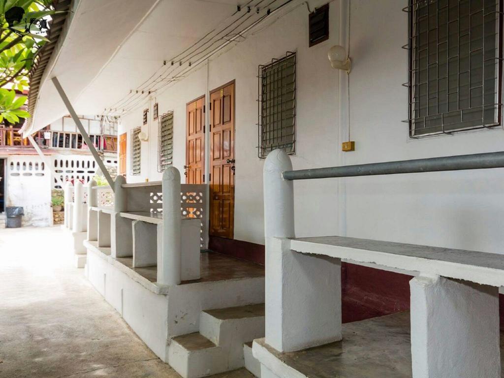 Vn Guesthouse Kanchanaburi Luaran gambar