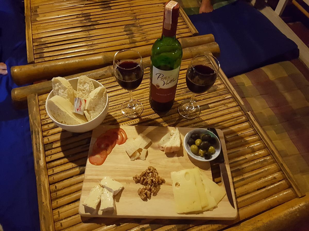 Vn Guesthouse Kanchanaburi Luaran gambar